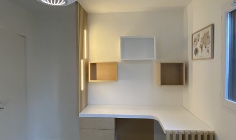 créations haute gamme d'un bureau fait sur mesure pour un espace de télétravail a proximité de Lyon 6